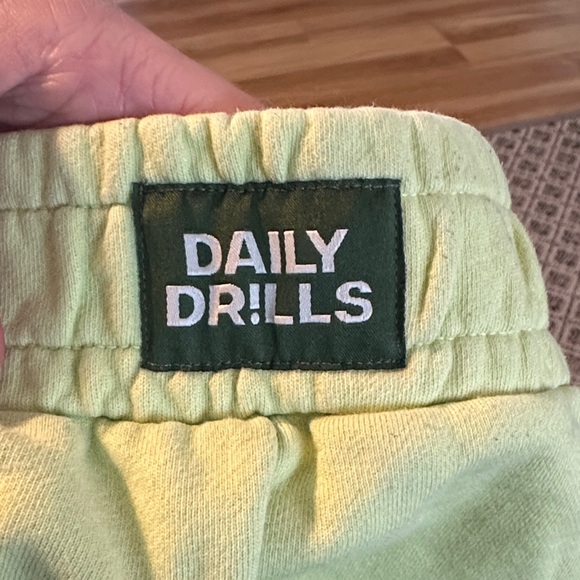 Daily Drills Super Shorts - Picture 2 of 4